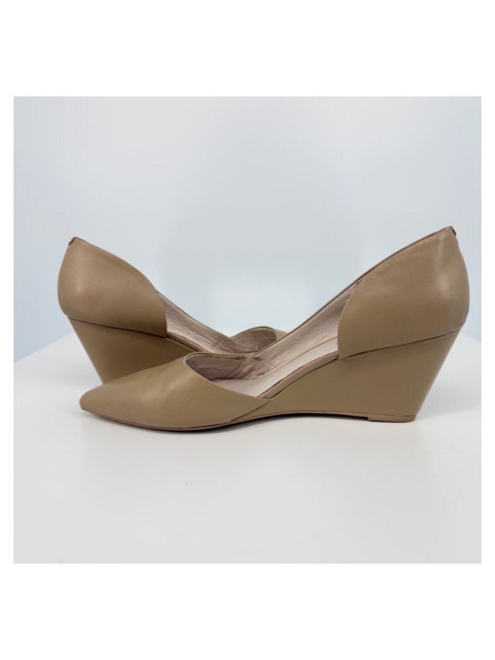 Kenneth Cole Reaction Women's Eltinn Slip-On Pointed Toe Wedges Tan Sz 11M
